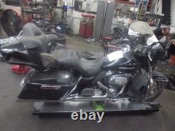 2018 Harley Davidson FLHTK Ultra Limited OEM Radio Stereo Head Unit Control READ