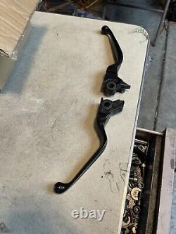 Harley Davidson OEM VRSC Vrod Hand Control Levers Brake Clutch 02 05